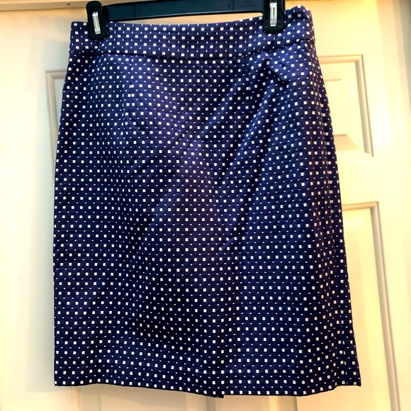Banana Republic Dresses & Skirts - BANANA REPUBLIC patterned navy blue skirt